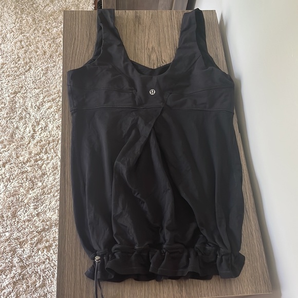 Size 8 Black Lululemon Tank Top - Picture 2 of 4